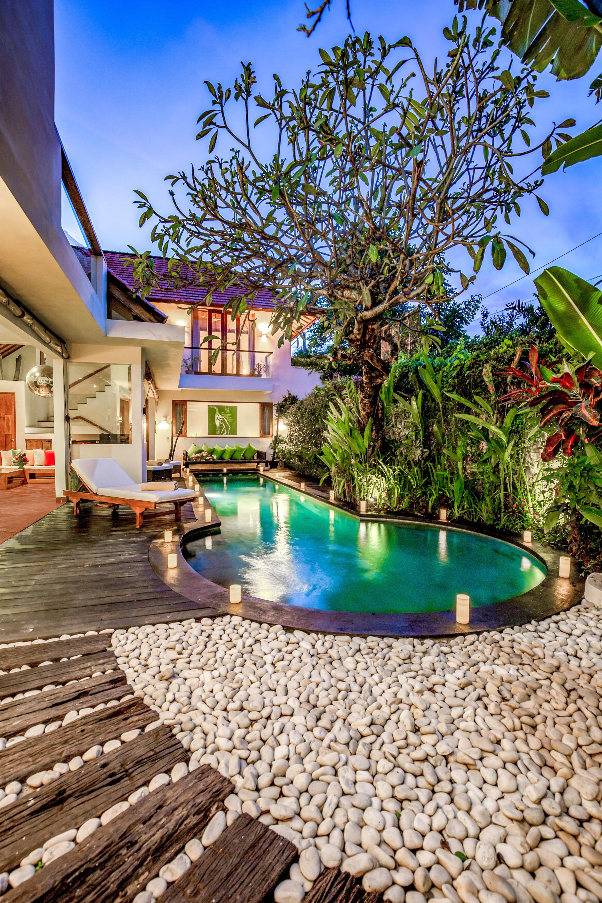 Villa Ku Estate (8 Bedrooms) - Photo 2