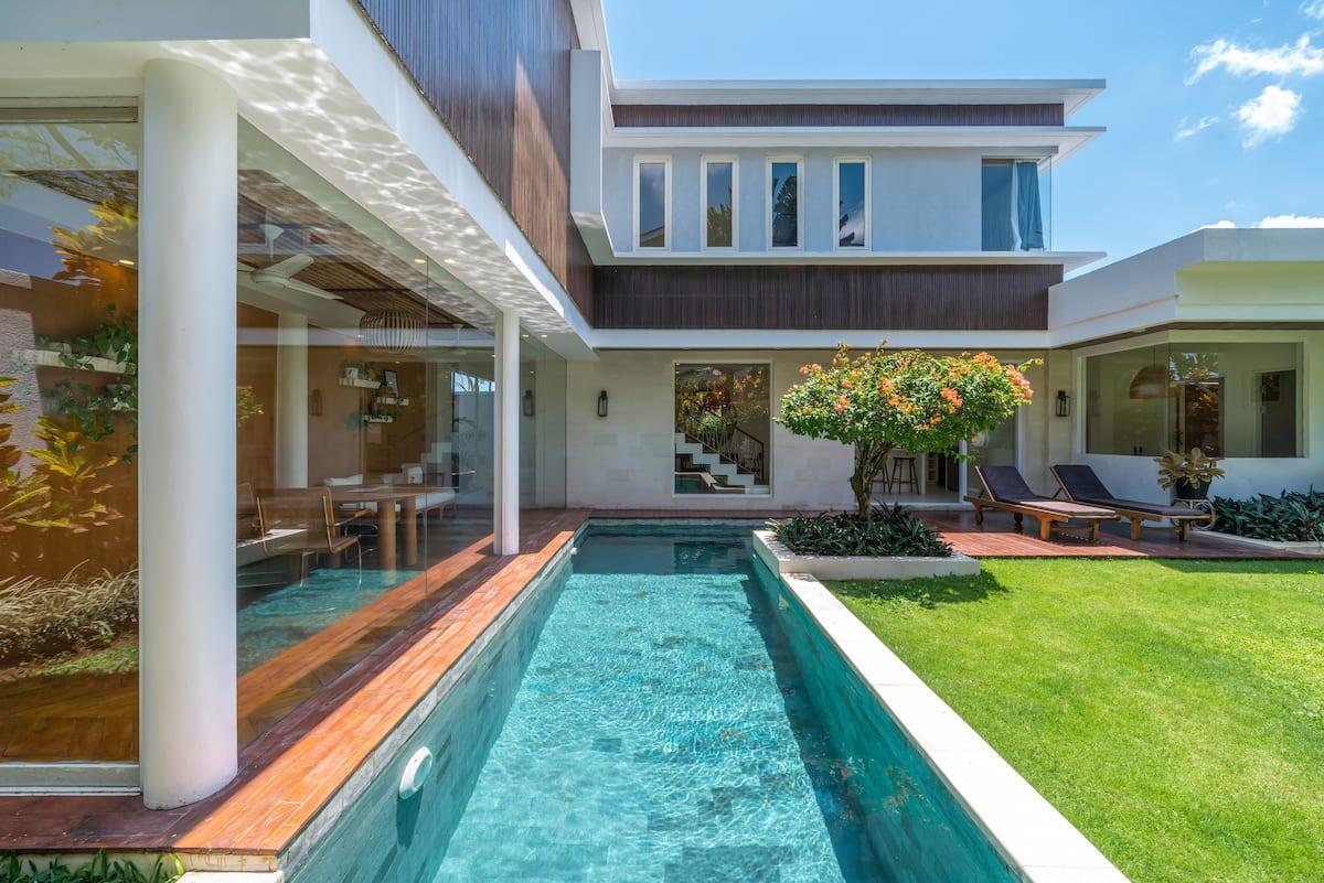 Villa Nestor - Photo 1