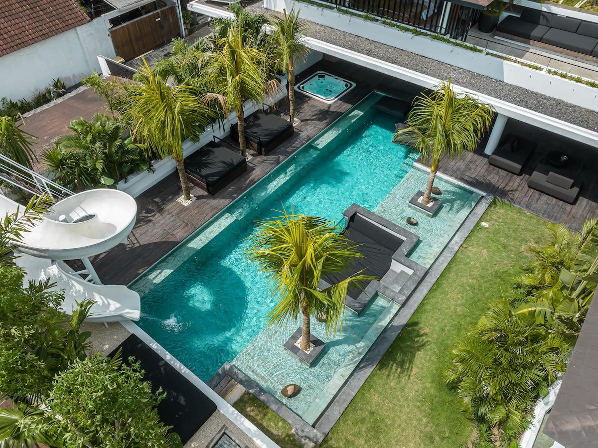 Umalas Jacuzzi Villa - Photo 3