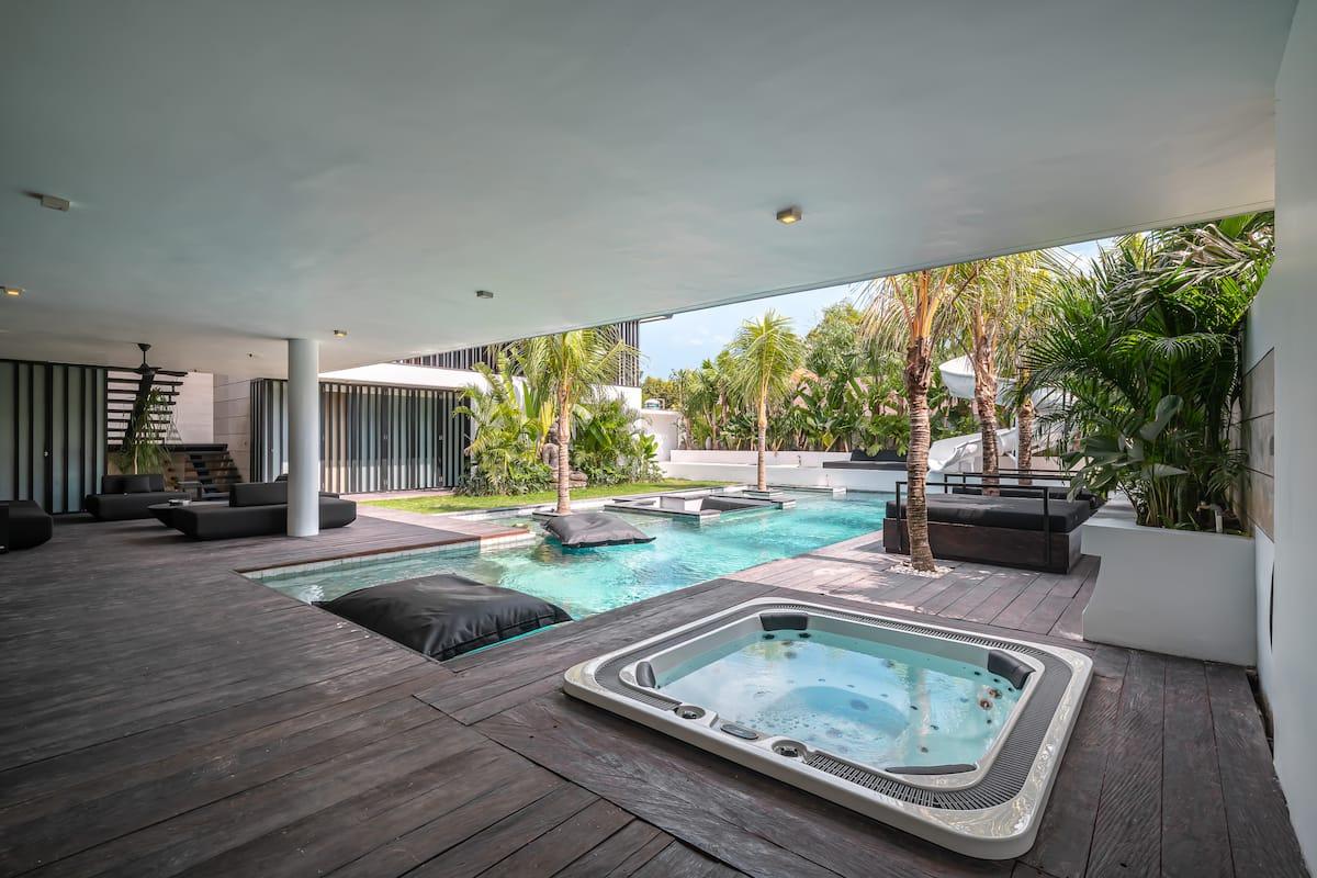 Umalas Jacuzzi Villa - Photo 4