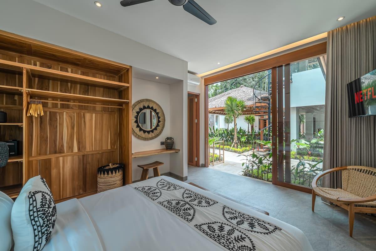 Chilling Monkeys - Photo 7