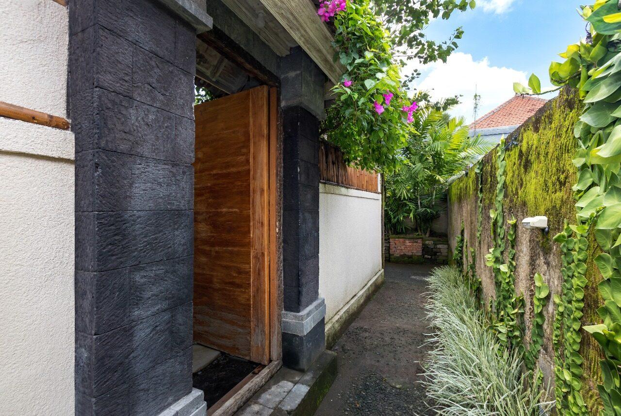 Villa Lora - Photo 1