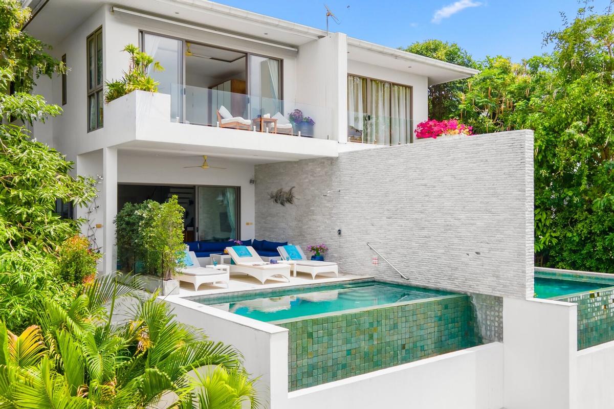 Villa Shades of Blue