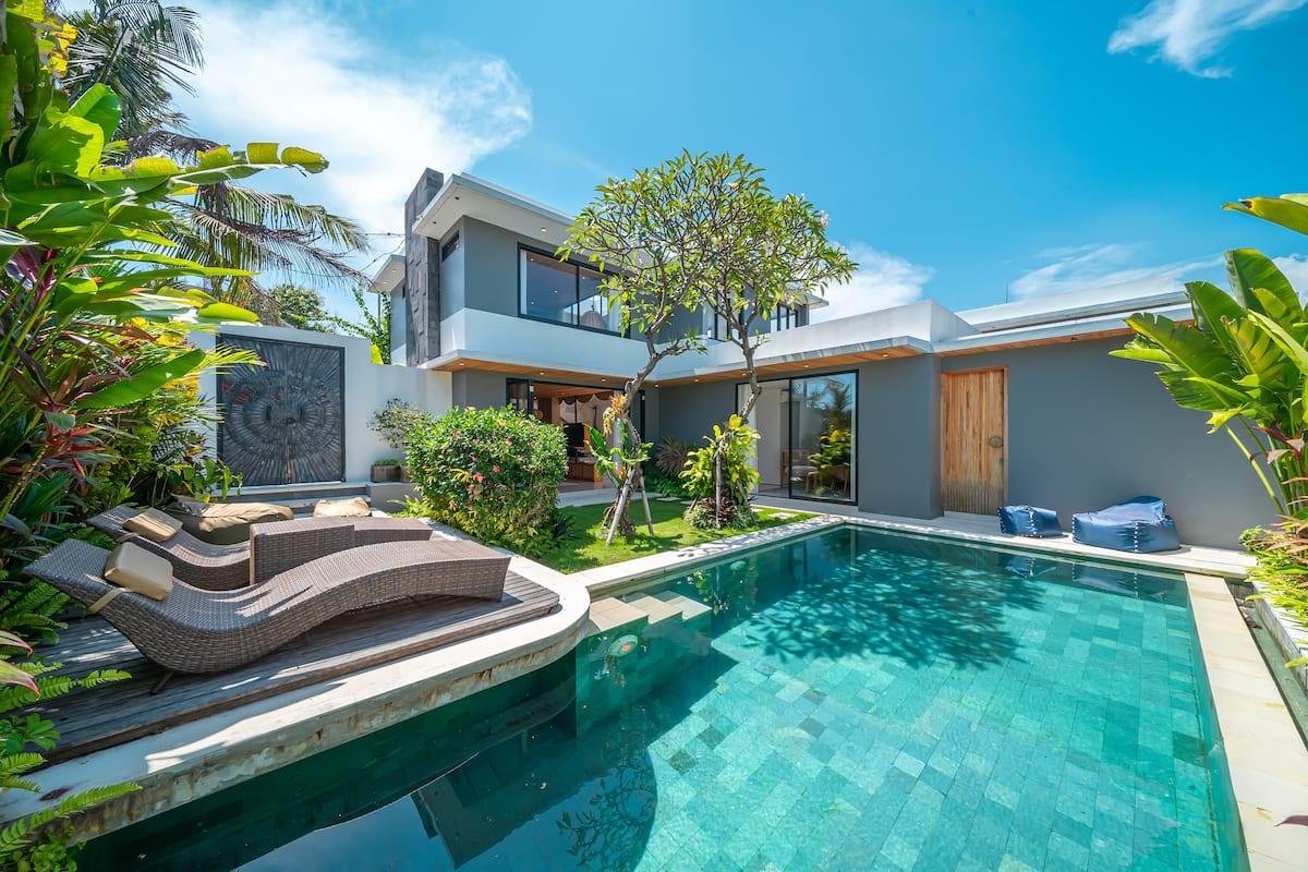 Villa Nyanyi Beach