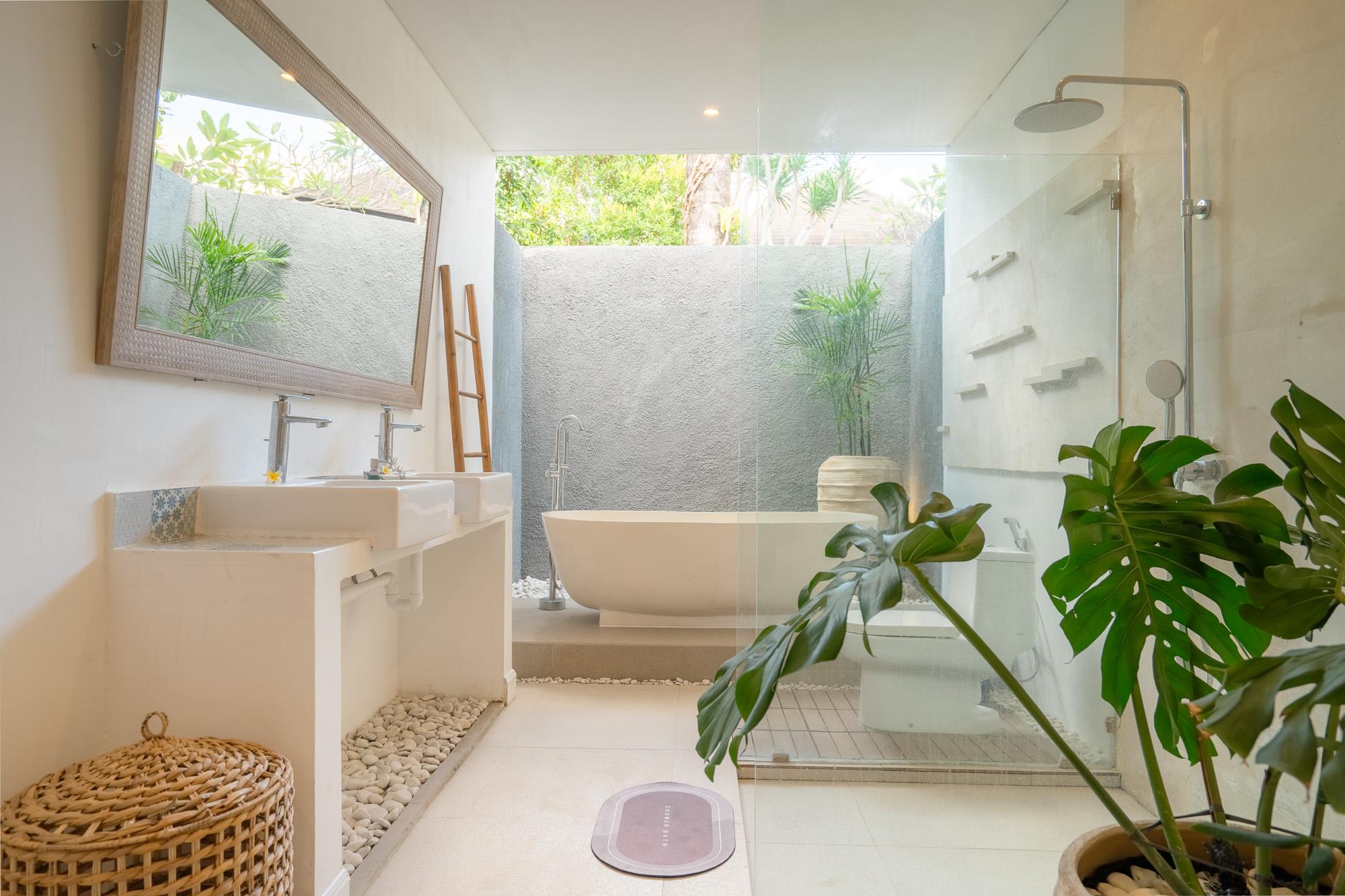 Villa Palma Blanca Canggu - Photo 2