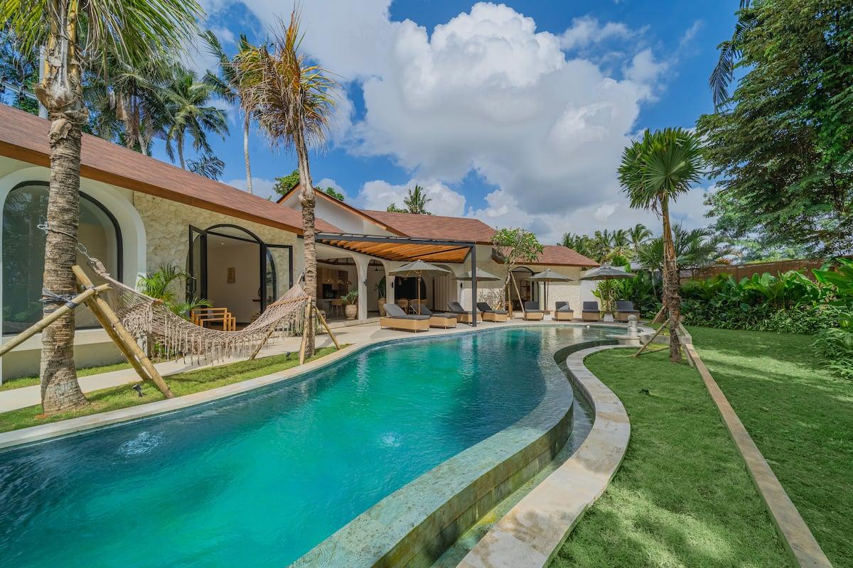 Rumah Gemuruh Villa - Photo 2