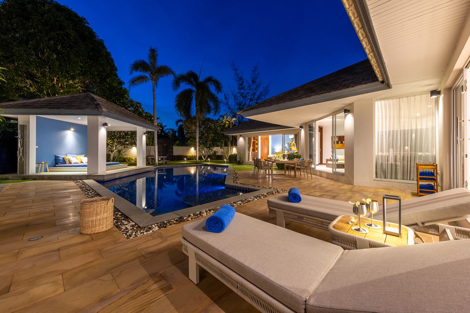 Lipa Talay Valaya Blue - Image 2