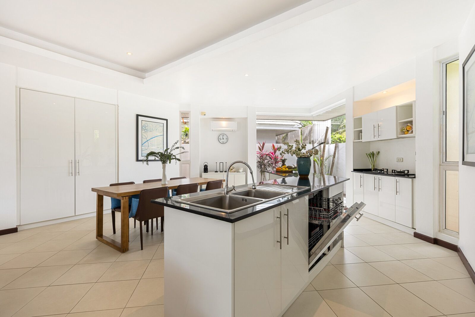 Lipa Talay Valaya Blue - Image 10