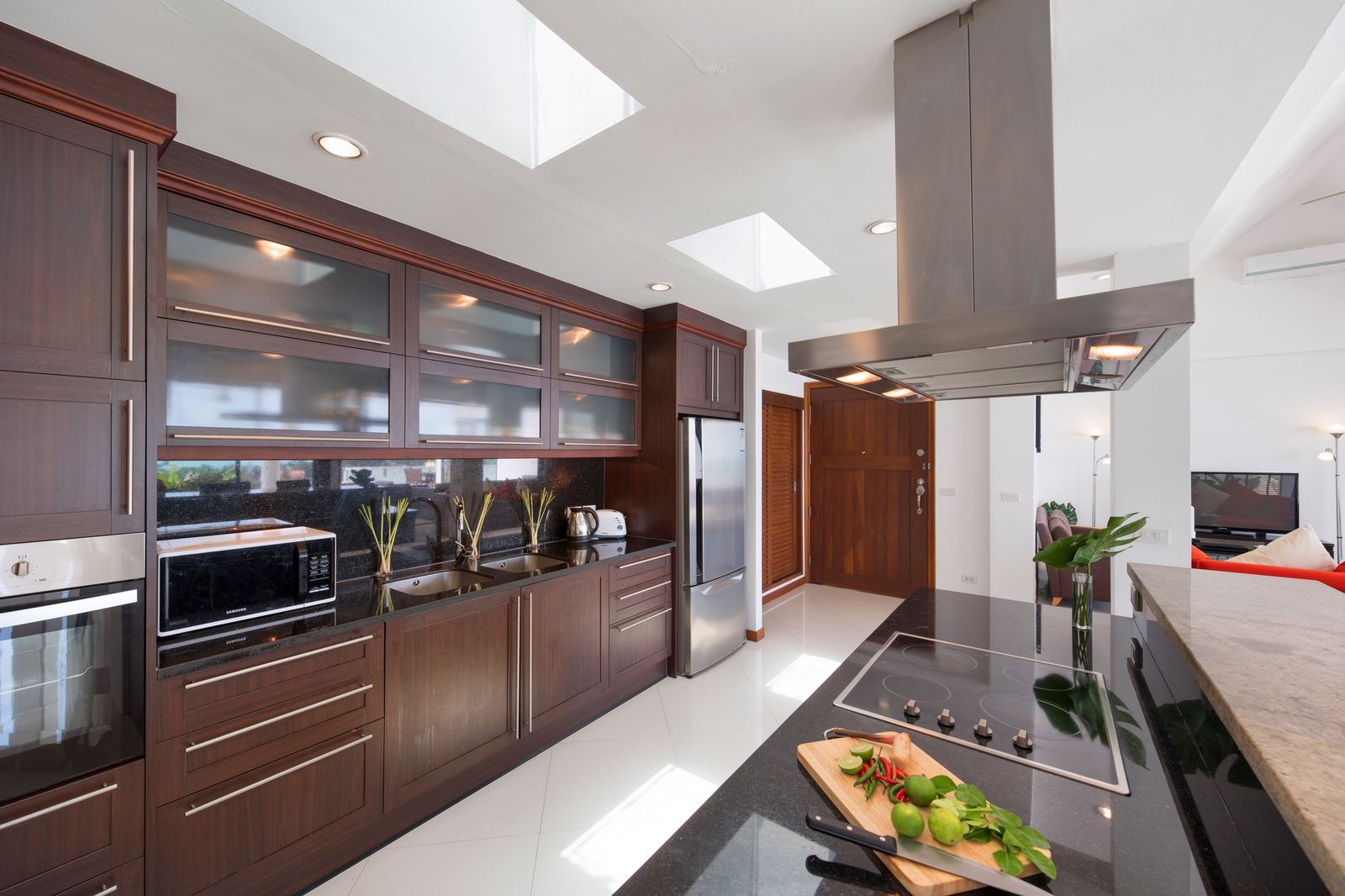 Sunny Banks - Image 13