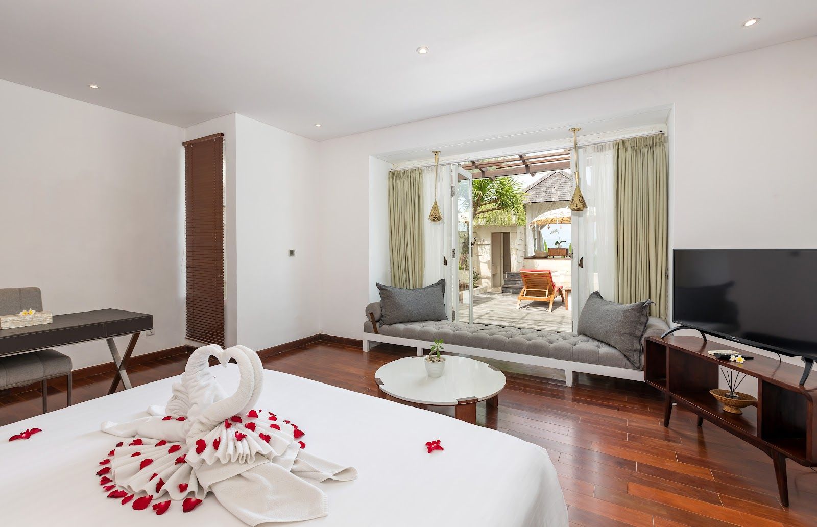 The Chands Enam - Image 22