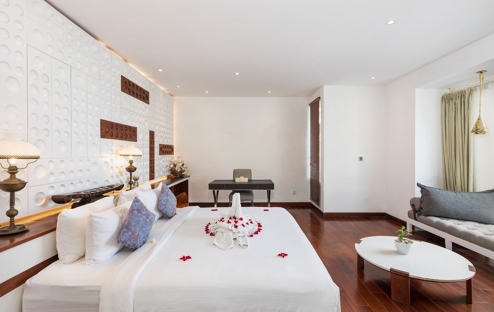 The Chands Enam - Image 28