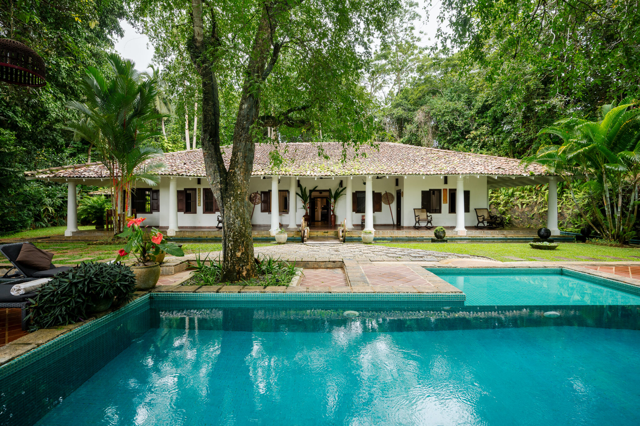 The colonial villa and pool at Satori Villa, Unawatuna