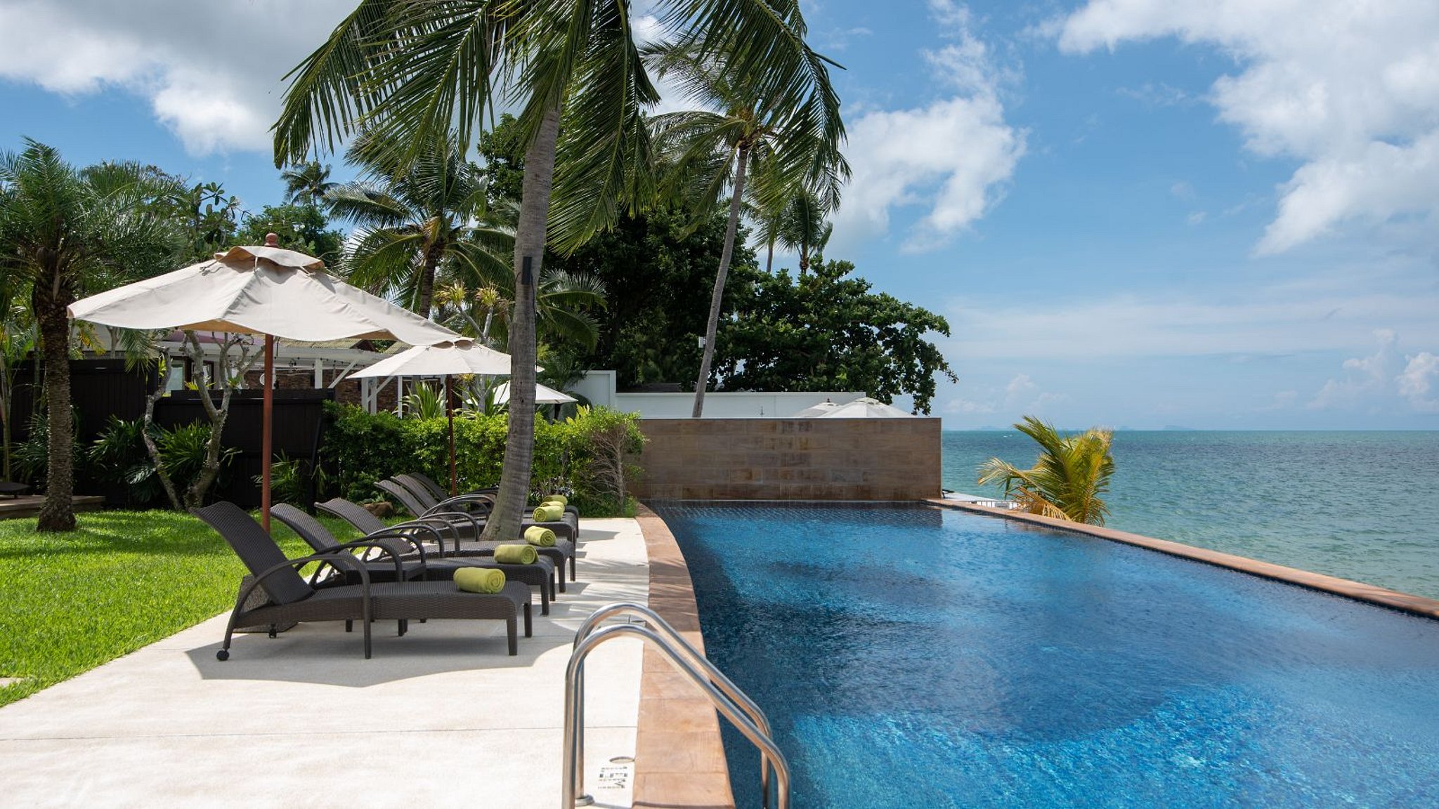 Lotus Beach Villa