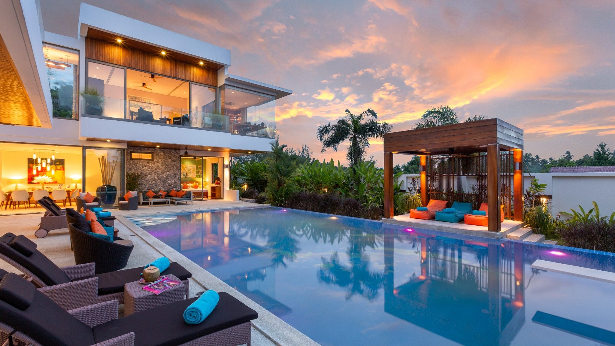 Villa White Skies
